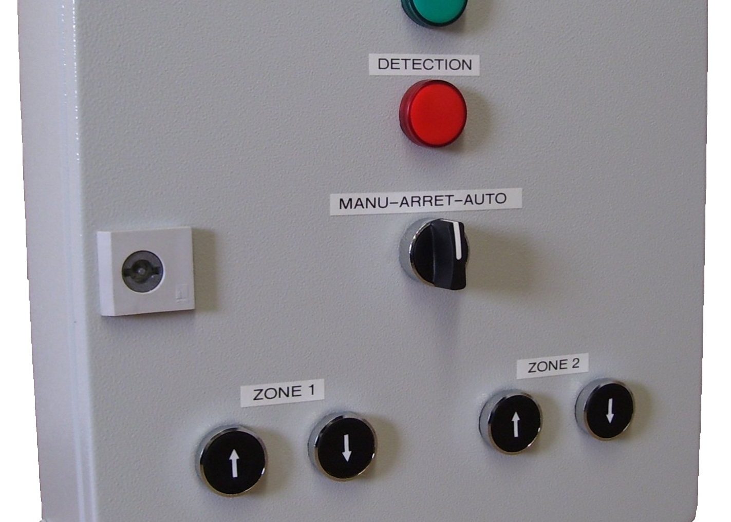 Coffret de relayage pour moteurs à courant continu 24V